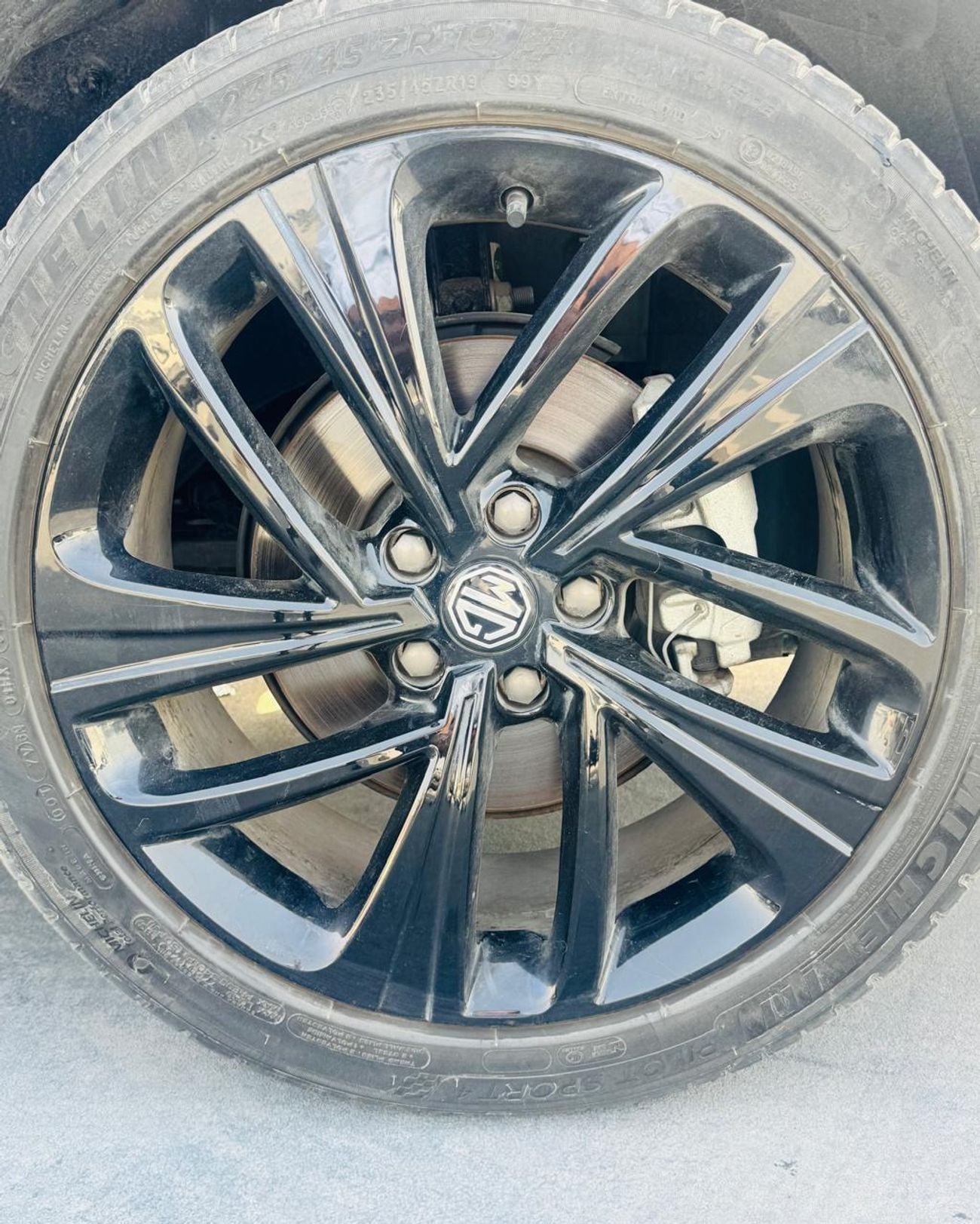 أم جي RX5 LUXURY