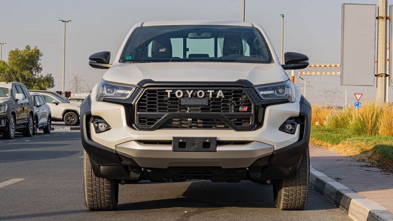 تويوتا هيلوكس 2024 Toyota Hilux GR-Sport 4.0L AT Petrol (White)