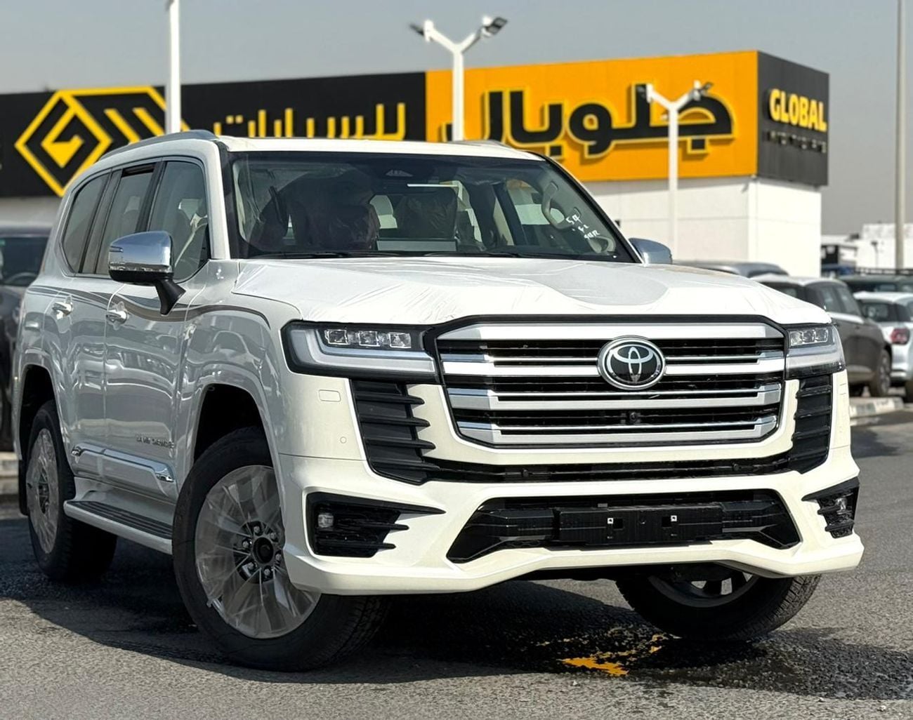 Toyota Land Cruiser VXR 4.0L V6 White 2026 GCC Omani