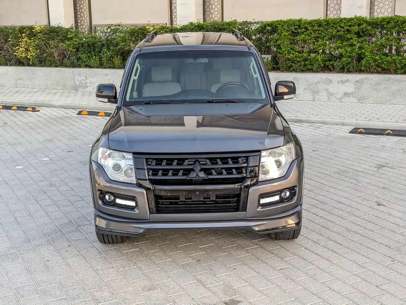 ميتسوبيشي باجيرو GLS MID OPTION GCC IN EXCELLENT CONDITION
