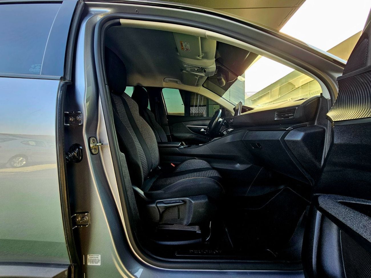 بيجو 3008 / 1.6 V4/ ORIGINAL PAINT/ SINGLE OWNER/ LOW KMS