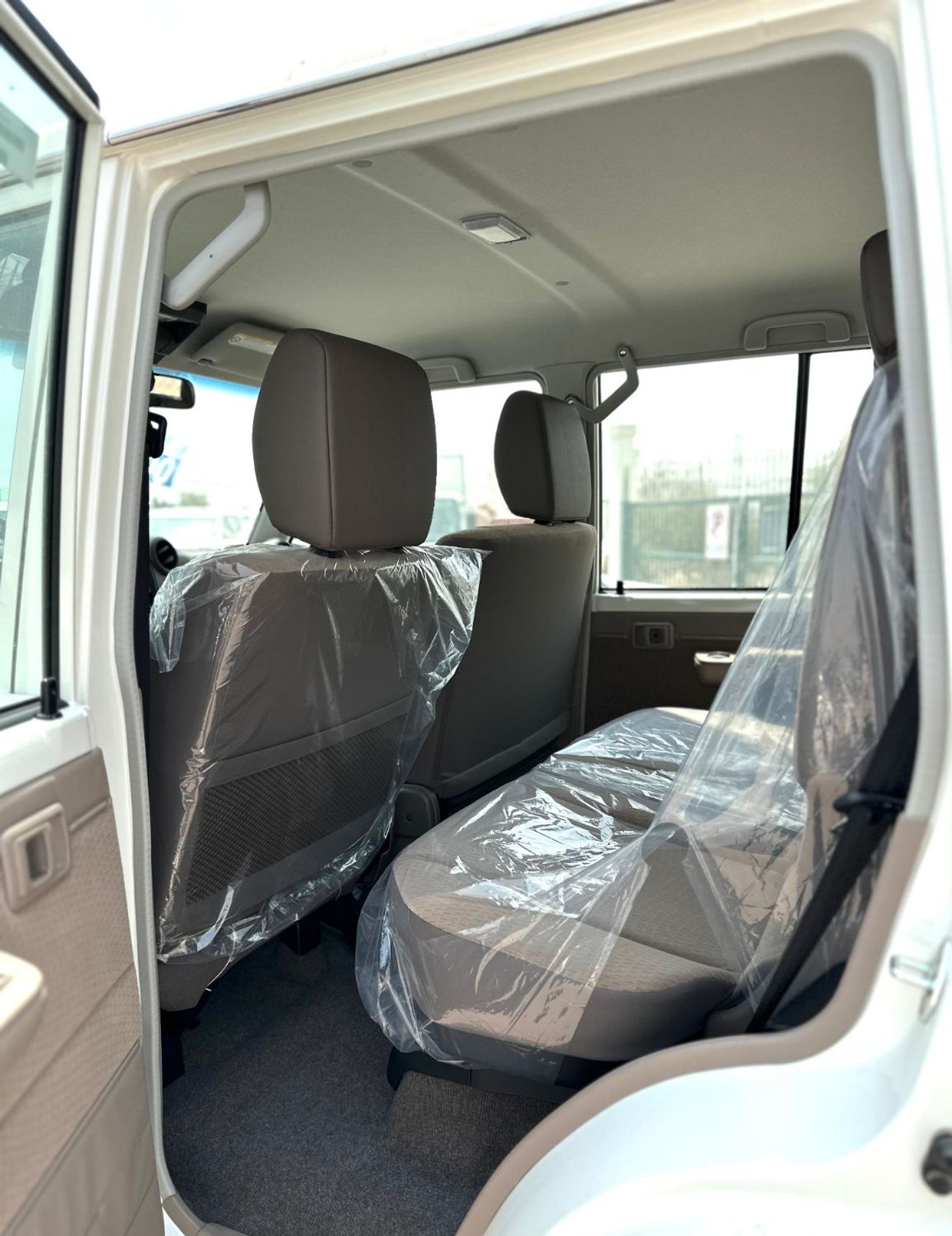 Toyota Land Cruiser 70 Toyota LC76 4.0L Petrol Basic Manual 2025 Model