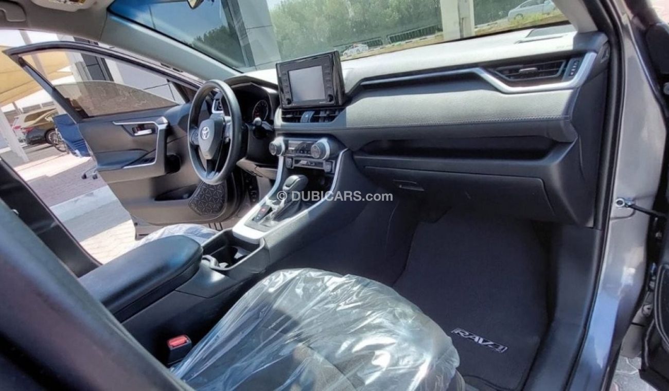 Toyota RAV4 EX Very clean car