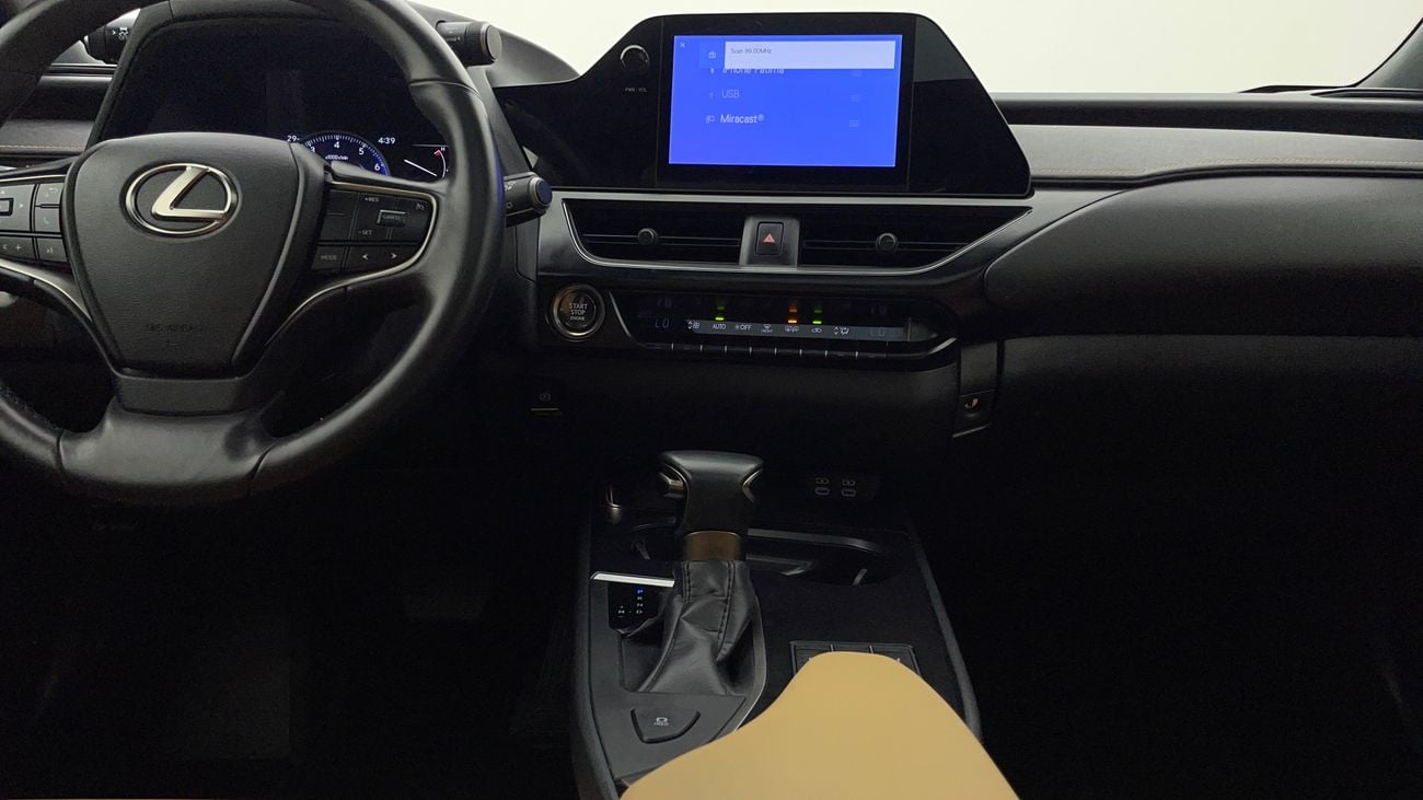 لكزس UX 200 PREMIER 2 | بدون دفعة مقدمة | اختبار القيادة في المنزل