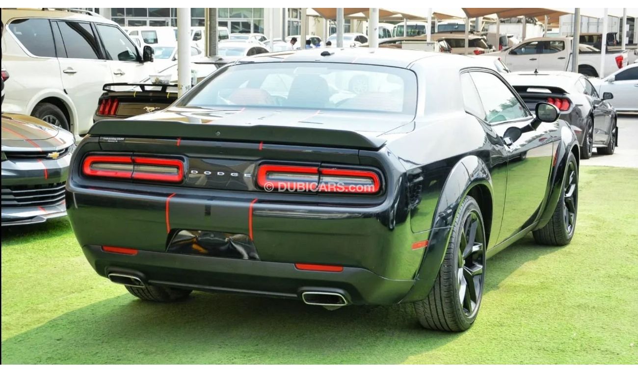 Dodge Challenger SXT Plus Challenger SXT V6 3.6L 2019/ SRT Kit/ Leather Interior/ Very Good Condition