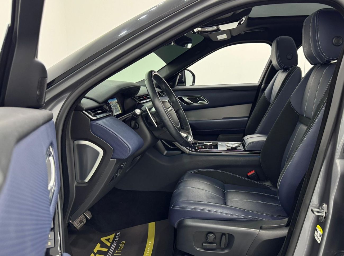 Land Rover Range Rover Velar P250 R-Dynamic S 2.0L 2020 Range Rover Velar P250 R-Dynamic S, March 2026 Range Rover Warranty, Exce