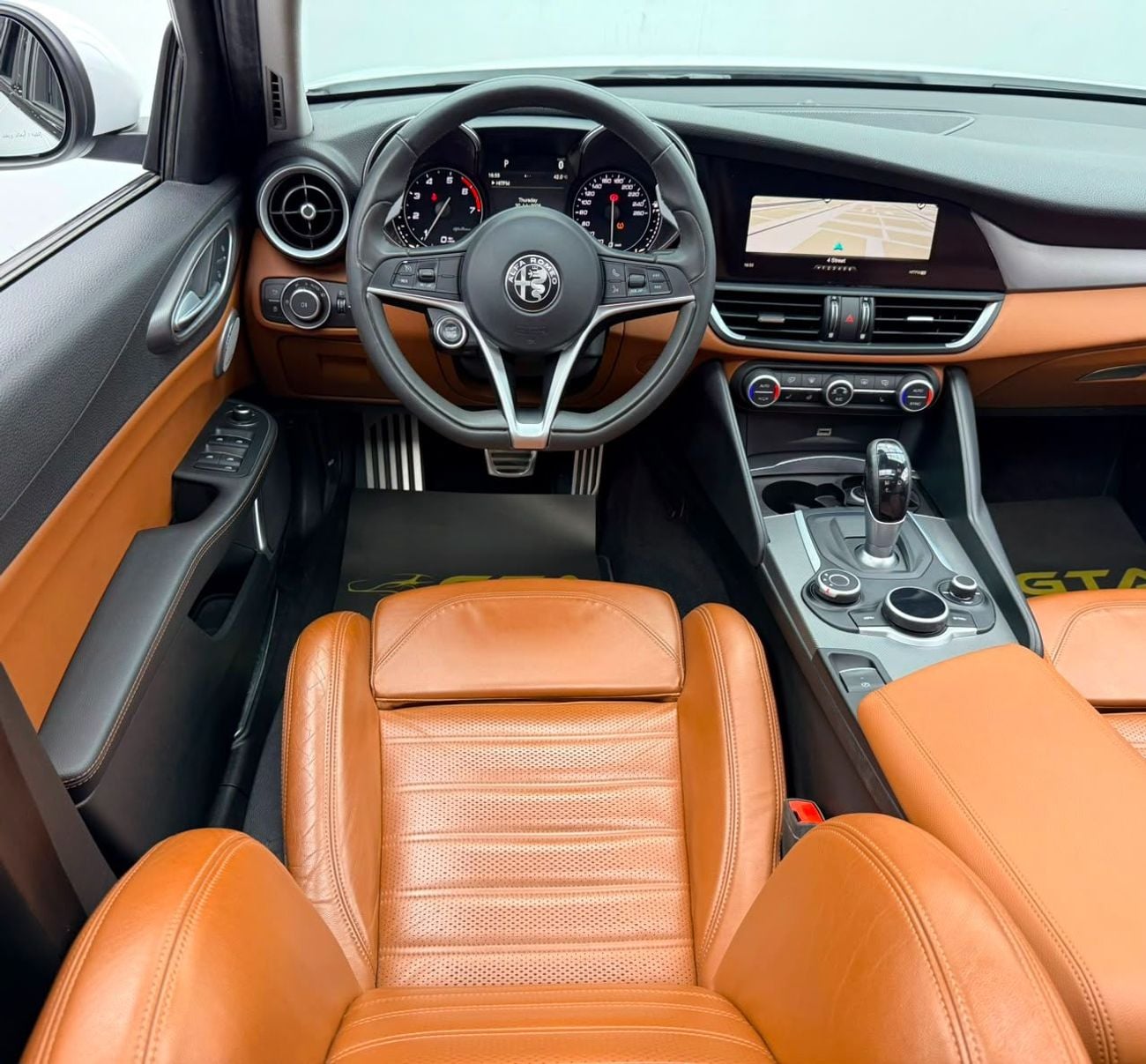 Alfa Romeo Giulia VELOCE 2018 Alfa Romeo Giulia Veloce Q4, Full Service History, Fully Loaded, Excellent Condition, GCC