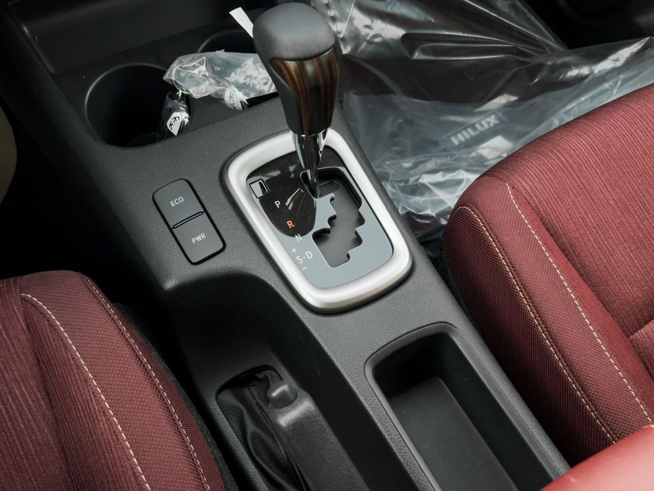 تويوتا هيلوكس EXPORT ONLY - TOYOTA HILUX VX 4.0L (w/ AIR COMPRESSOR)