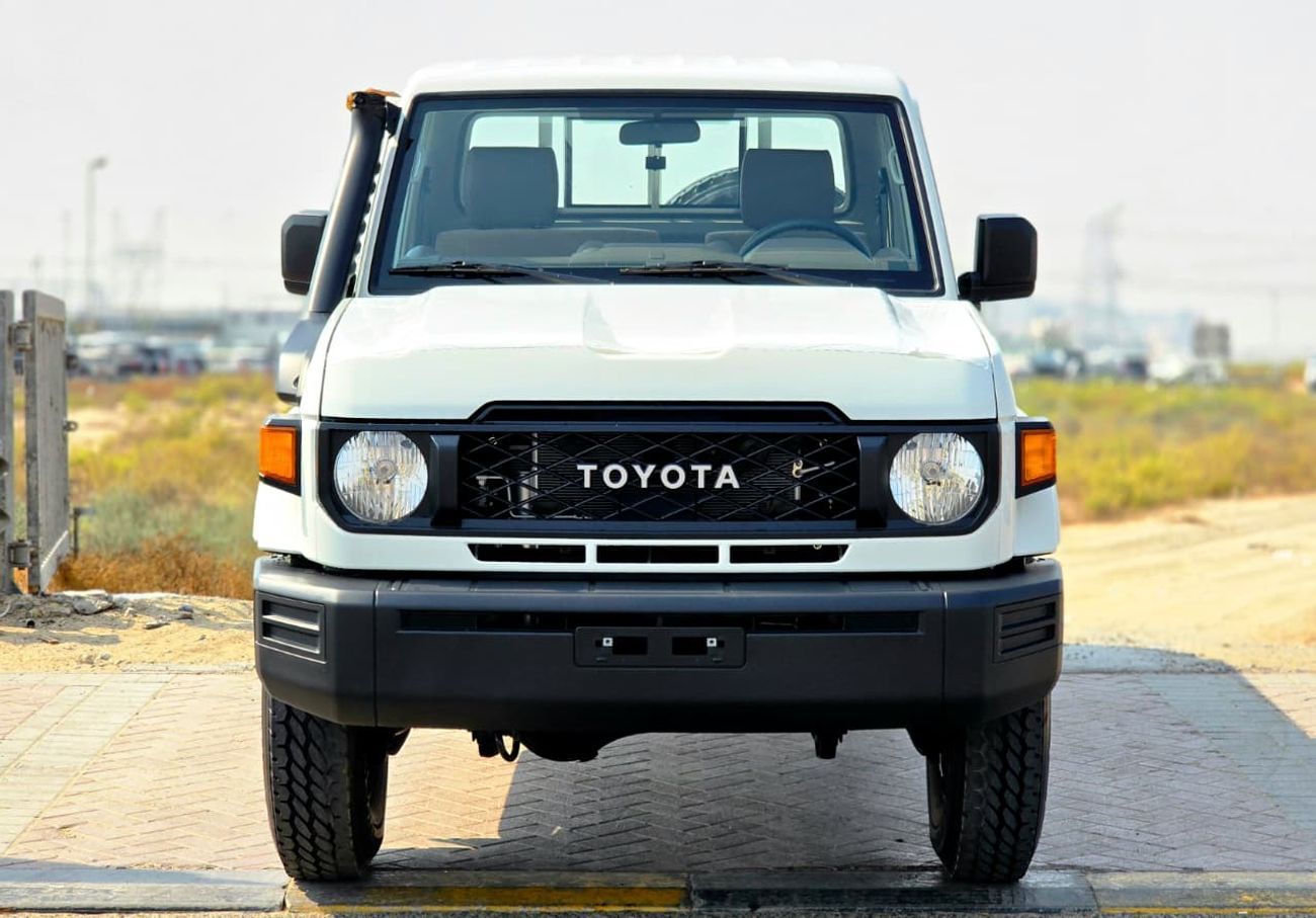 Toyota Land Cruiser 70 TOYOTA LC79 SINGLE CABIN DIESEL 2.8 MT - STD - E - MODEL 2025 - WHITE INSIDE BEIGE - OMANI