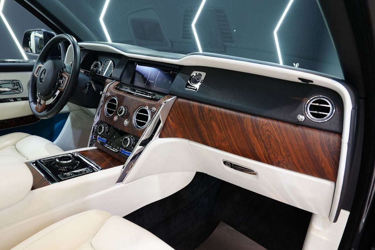 Rolls Royce Cullinan STANDARD VIP Seats w/ Entertainment Screens, Bespoke Audio, Panoramic Roof w/ Starlight!!