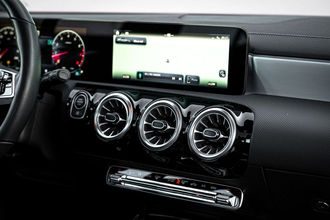 مرسيدس بنز CLA 250 Premium + 2.0L