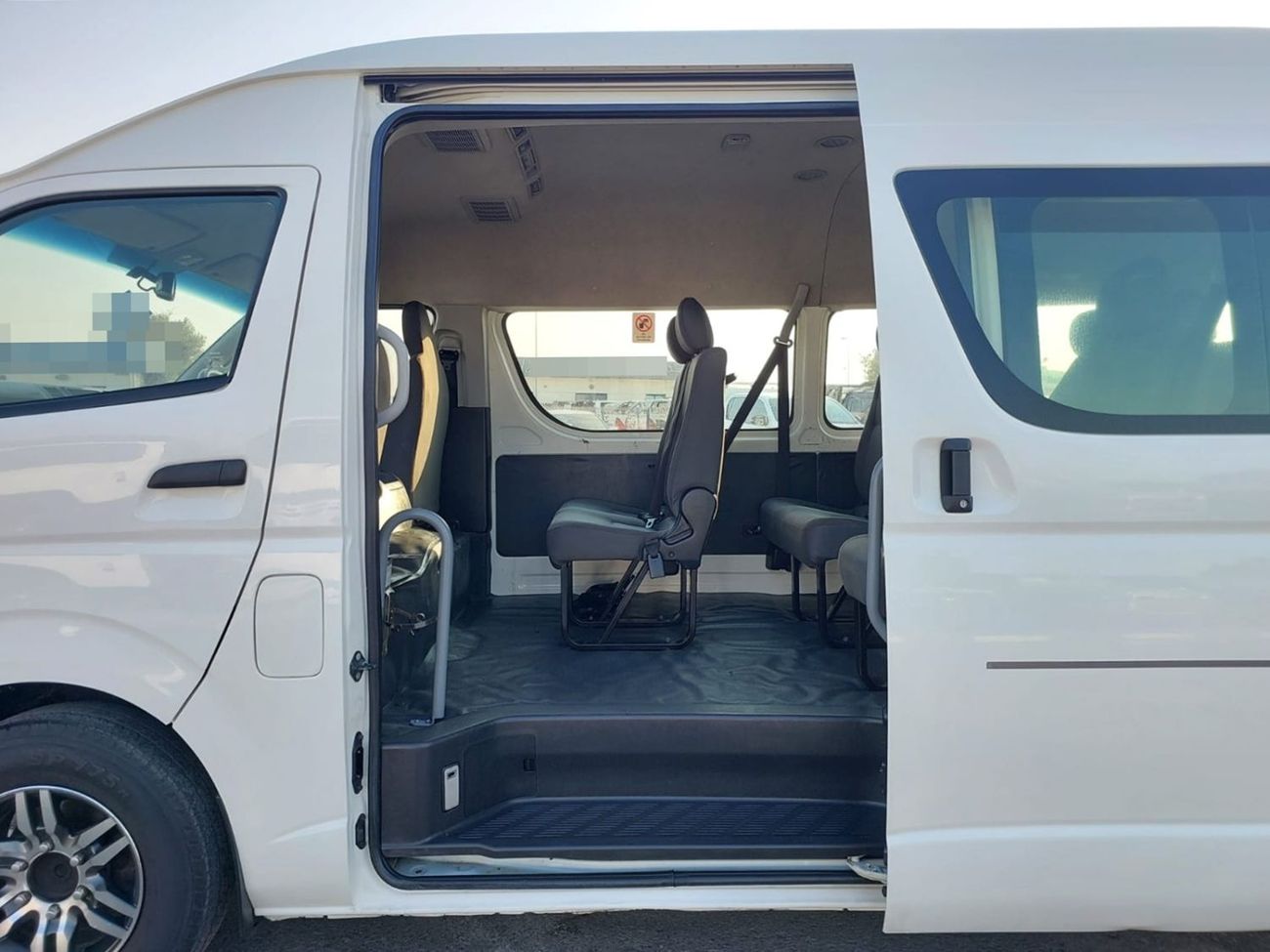 Toyota Hiace TOYOTA HIACE COMMUTER VAN RHD 2017 MODEL 3.0 L DIESEL AUTOMATIC(PM31641)