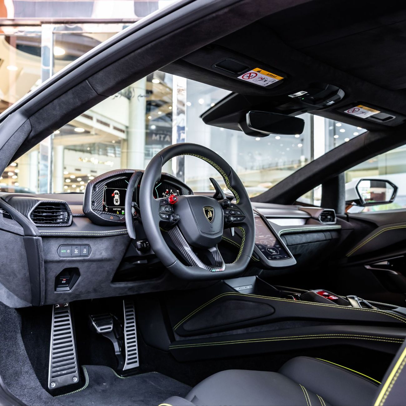 لامبورغيني ريفويلتو 2024 LAMBORGHINI REVUELTO BRAND NEW ( FREE SERVICE CONTRACT )