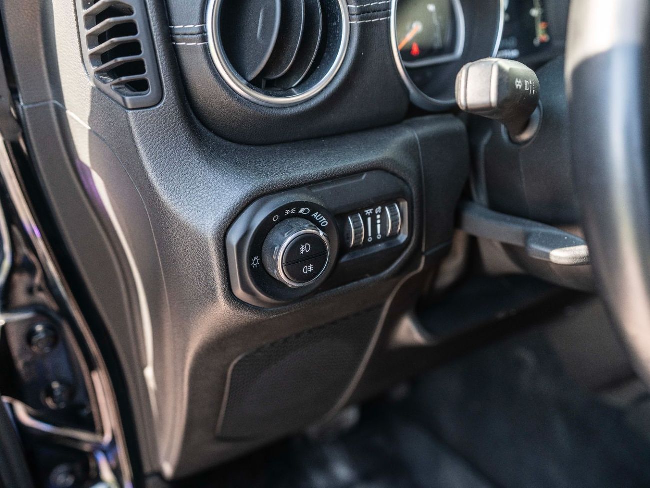 جيب رانجلر Sahara 3.6L A/T (5 Seater)