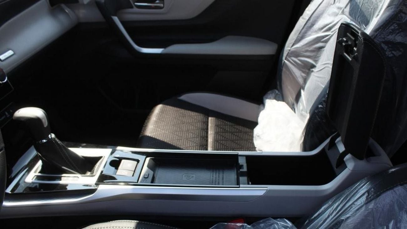 Toyota Veloz Toyota/VELOZ/TVV01 V 1.5L AT ( export only )