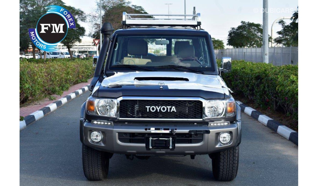 تويوتا لاند كروزر هارد توب LX 76 LIMITED V8 4.5 TURBO DIESEL 4WD  MANUAL TRANSMISSION DIFFERENTIAL-LOCK  AND NAVIGATION  WAGON