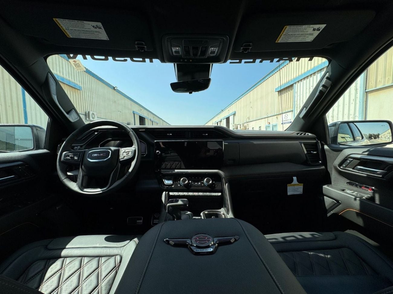 GMC Sierra 6.2 V8 1500 AT4 harley davidson in LEFT HAND DRIVE