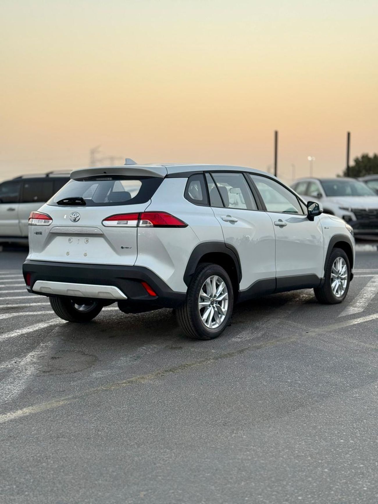 تويوتا كورولا كروس Toyota Corolla Cross Hybrid 2.0L