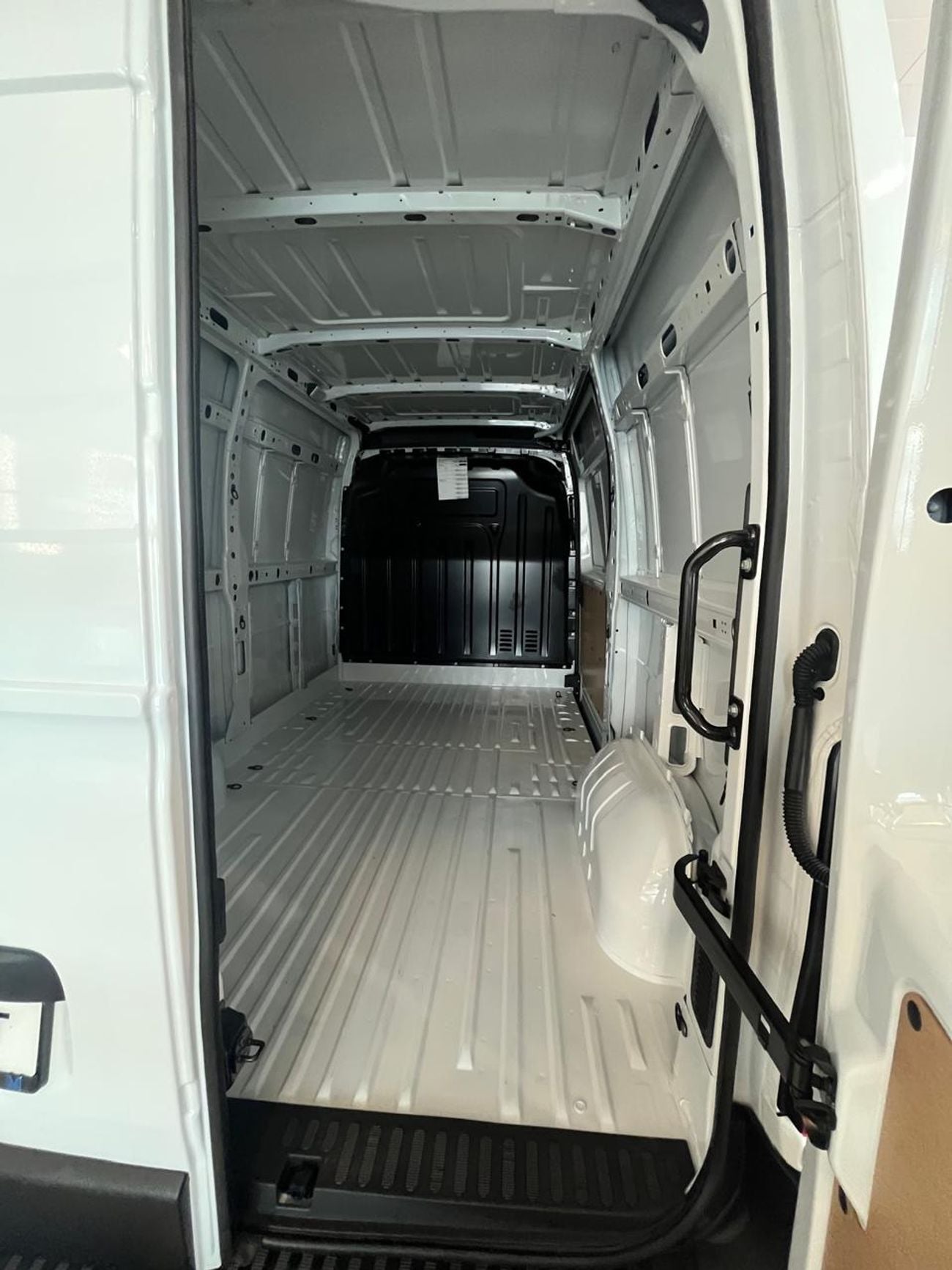 رينو ماستر 2.3T Panel Van (L2H2)
