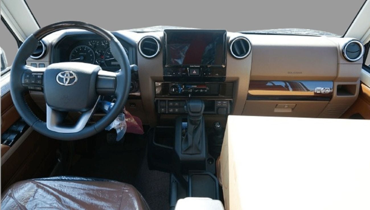 تويوتا لاند كروزر 70 ECTNJM001 – Toyota LC76 5 Doors Hardtop - 4.0L Petrol Auto - White with Tan Interior