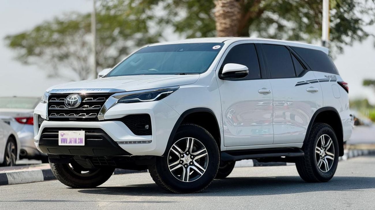 تويوتا فورتونر 2023| 2.8L DIESEL ENGINE | AT | RHD | PUSH START ENGINE | PREMIUM LEATHER SEATS | DIGITAL ODOMETER |