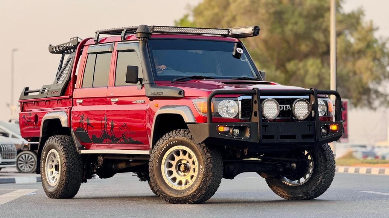 Toyota Land Cruiser Pick Up Land cruiser pickup double cabin red colour manual gear diesel engine RHD 2013