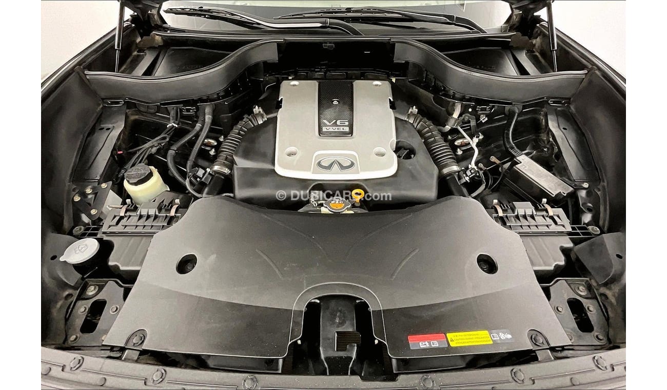 Infiniti QX70 Luxury / Luxe Sensory | 1 year free warranty | 0 down payment | 7 day return policy