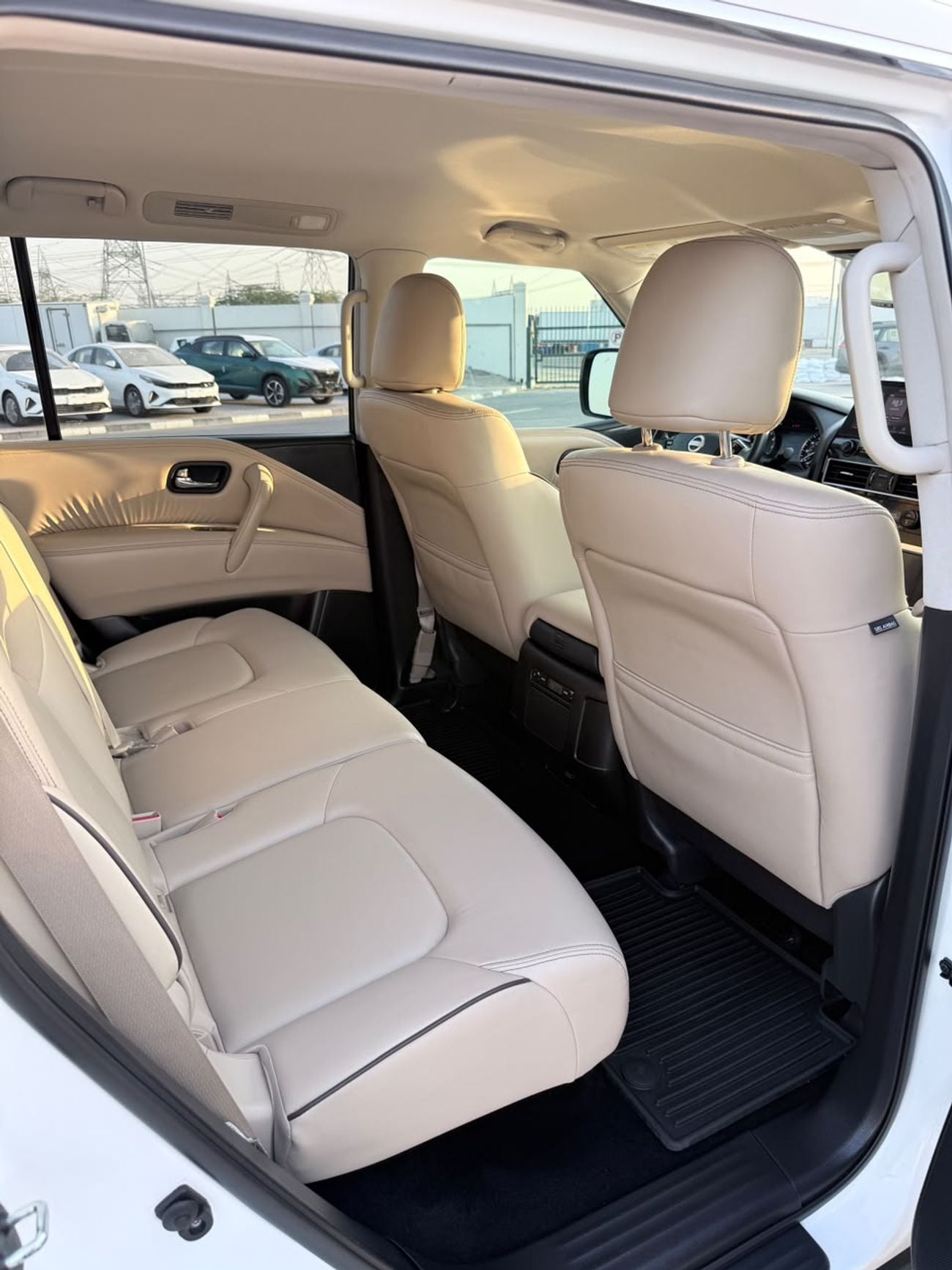 Nissan Armada SL Nissan Armada SV 2022