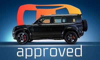 لاند روفر ديفندر Widetrack | AED 5,900 PM | 22in Wheels, Lightbar, GCC | Special Offer