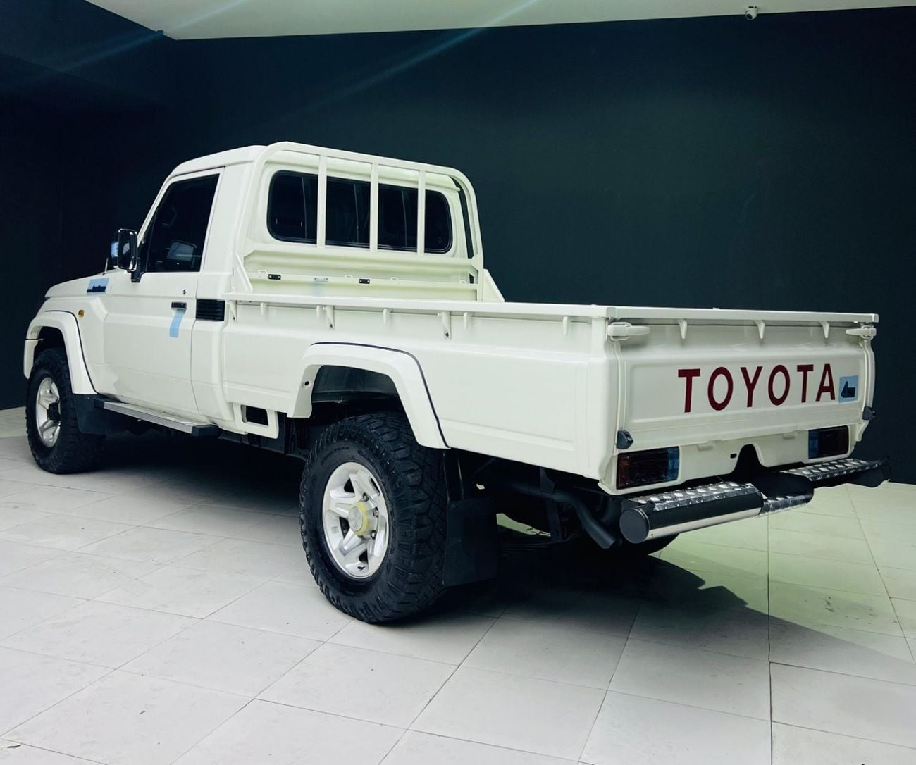 Toyota Land Cruiser Pick Up DIESEL 4.5L ,RIGHT HAND 2O16 MODEL ONLY FOR EXPORT AVAILABLE