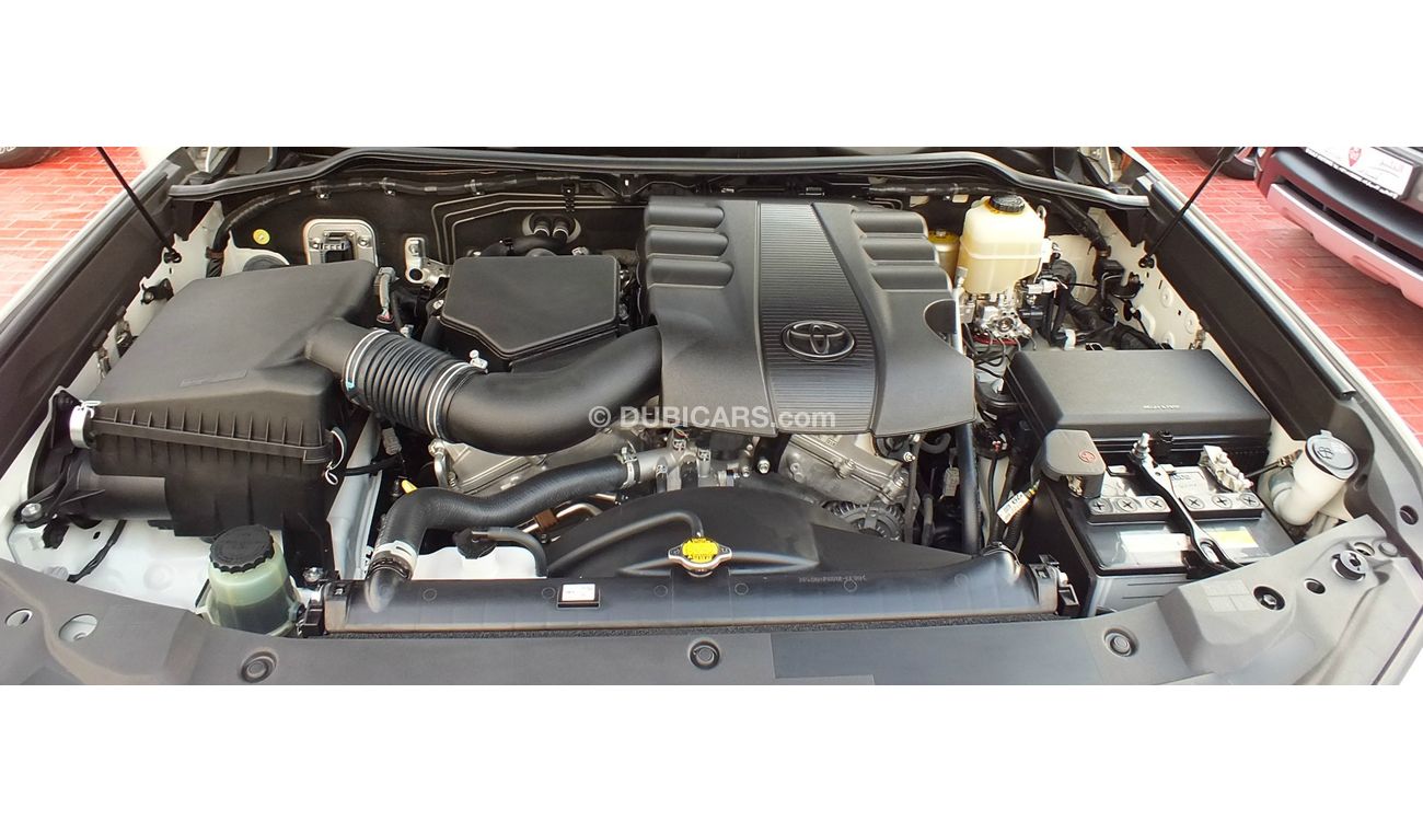 Toyota Land Cruiser GXR V6