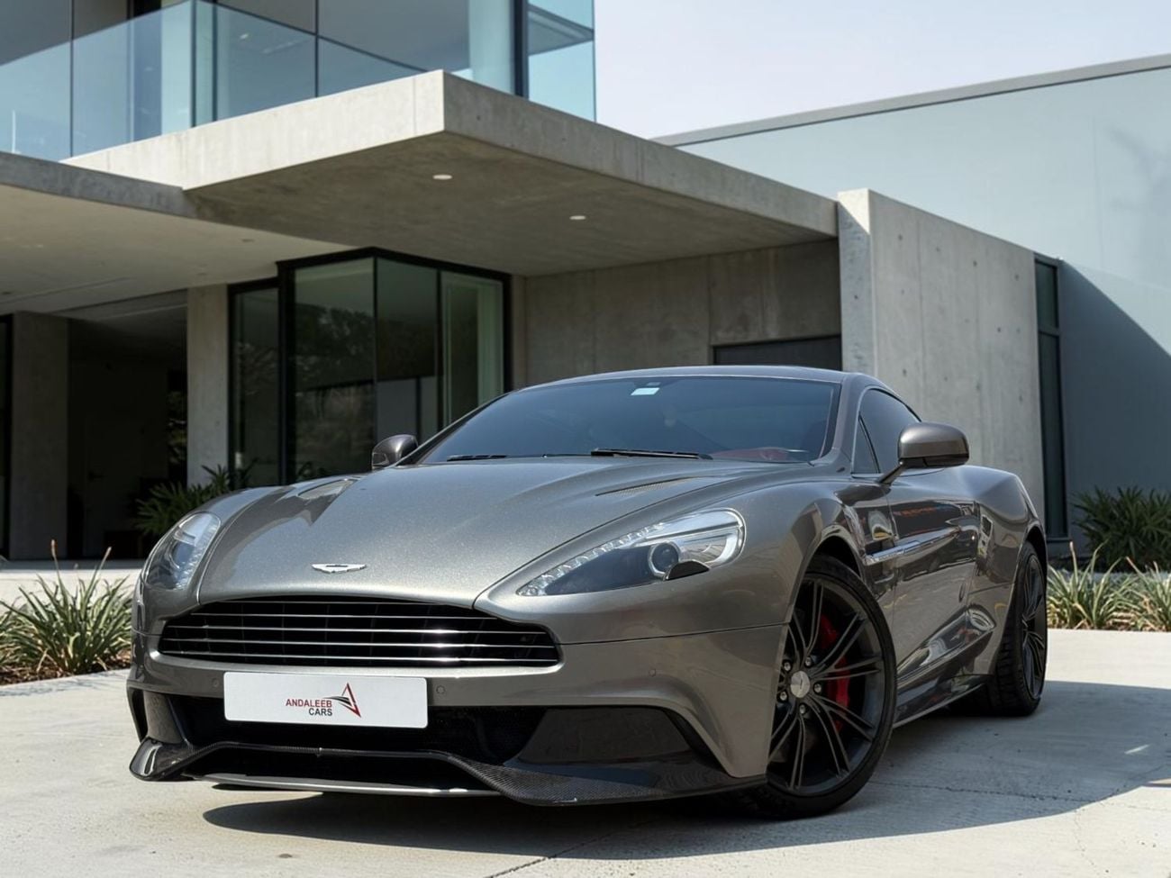 Aston Martin Vanquish Carbon Black 6.0L Coupe CARBON OPTIONS  PPF | ASTON MARTIN VANQUISH | V12 | 2014 | GCC SPECS