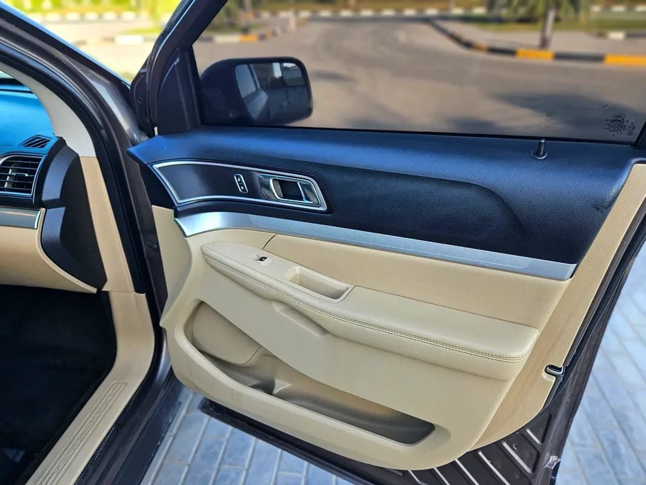 فورد إكسبلورر GCC XLT Full Option Top With Panoramic Roof Premium Condition Single Owner SUV
