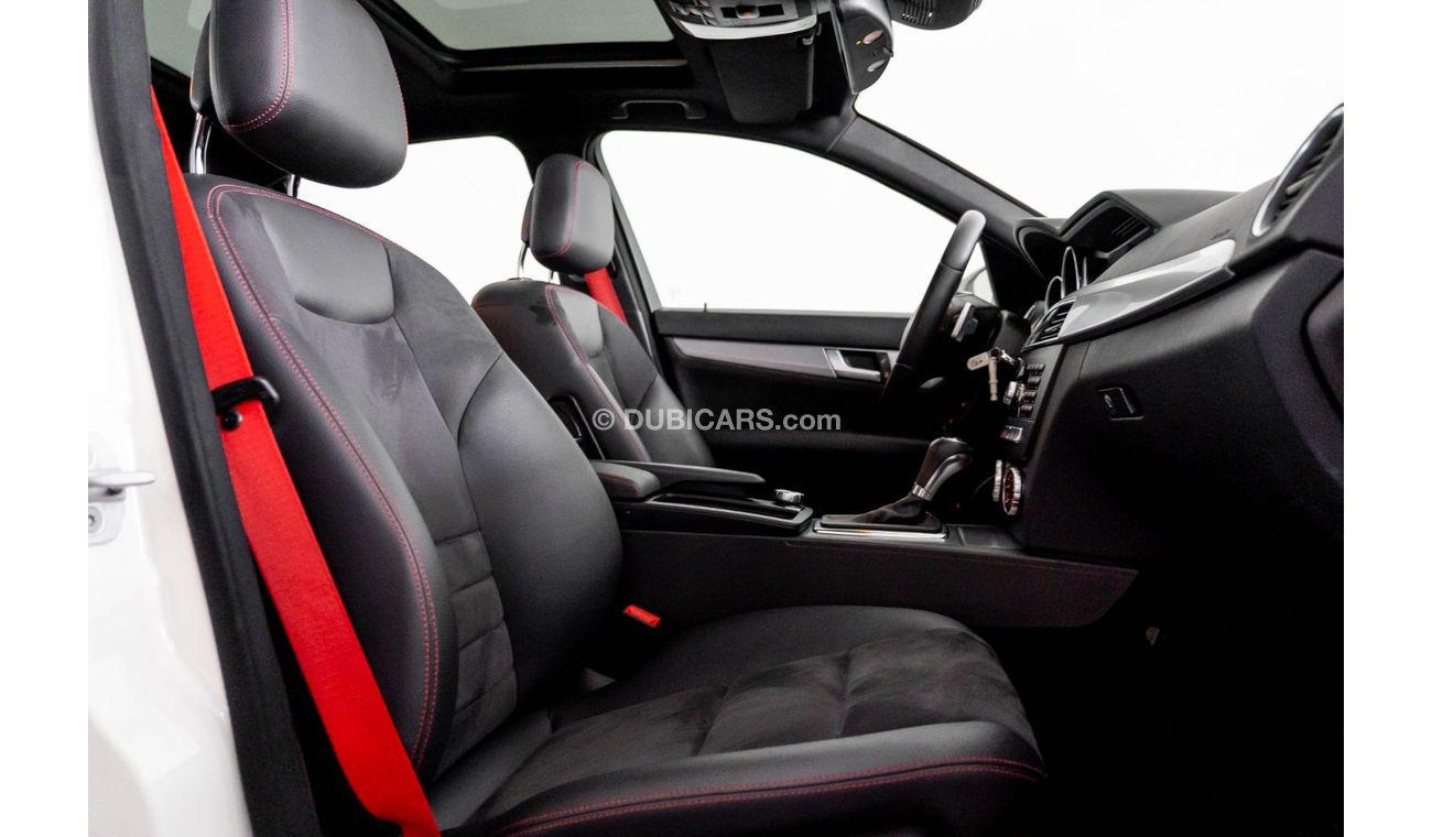 Mercedes-Benz C 200 AMG Pack 2014 Mercedes Benz C200 / AMG+ Sport Package
