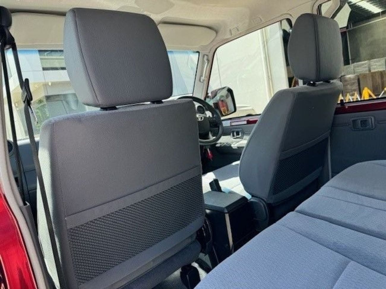 تويوتا لاند كروزر 70 AUTO DIESEL 2.8