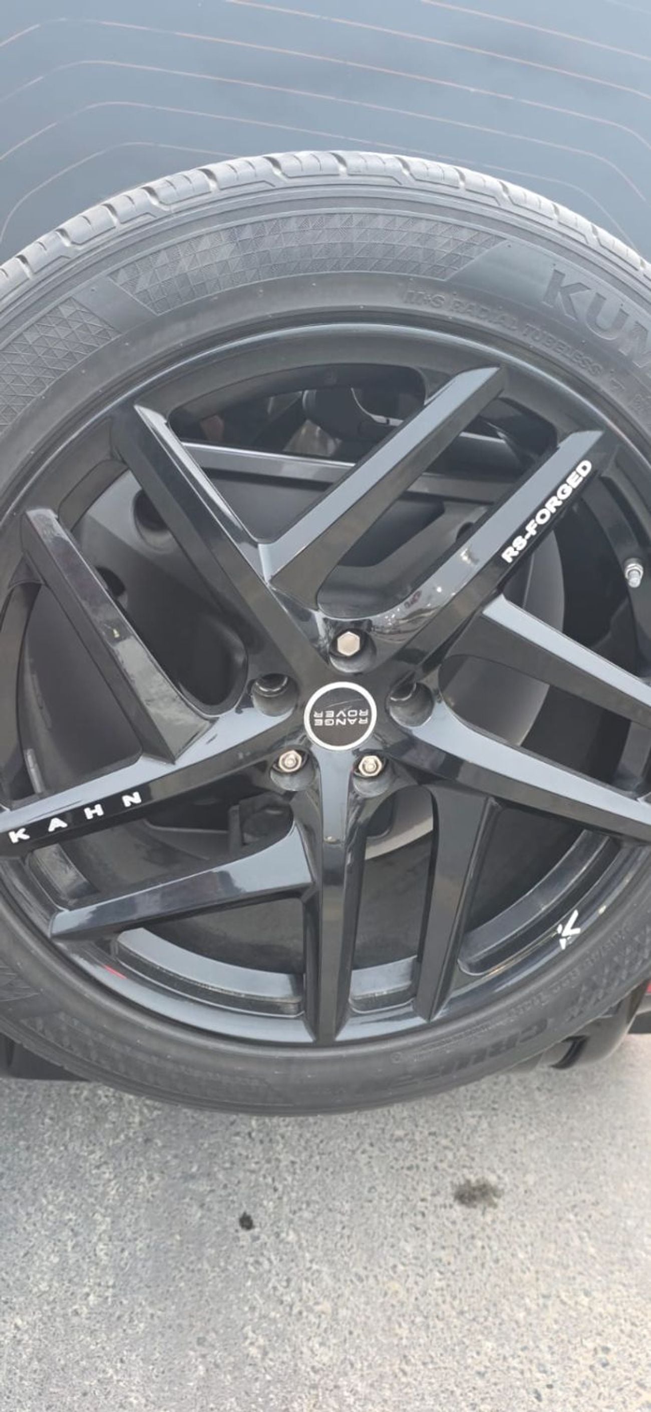 Land Rover Defender P400 110 HSE 3.0L (5 Seater)