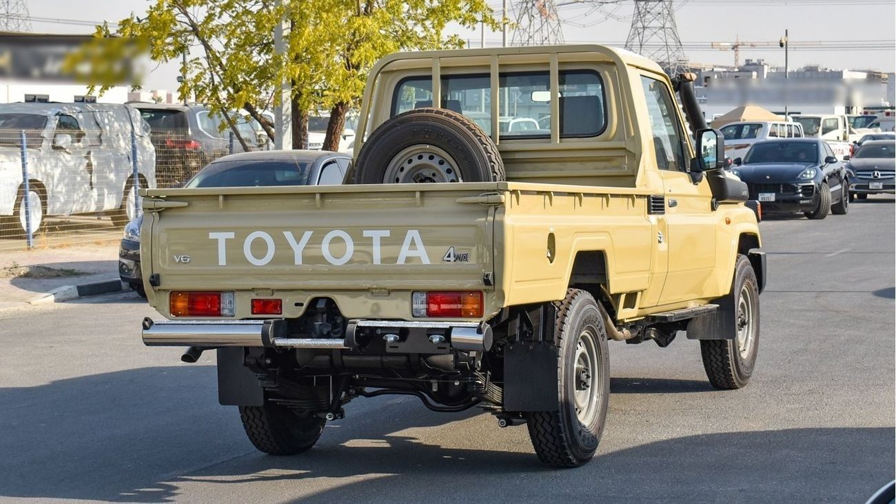 Toyota Land Cruiser Pick Up 4.0L V6 Single Cabin Auto transmission