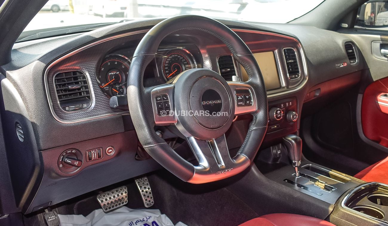 Dodge Charger SRT 8 6.4L HEMI