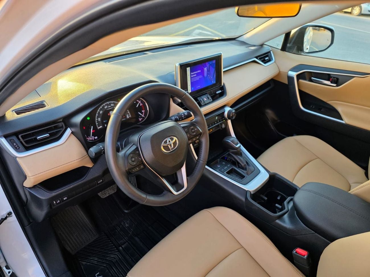 تويوتا راف ٤ 2.5L XLE (Premium)