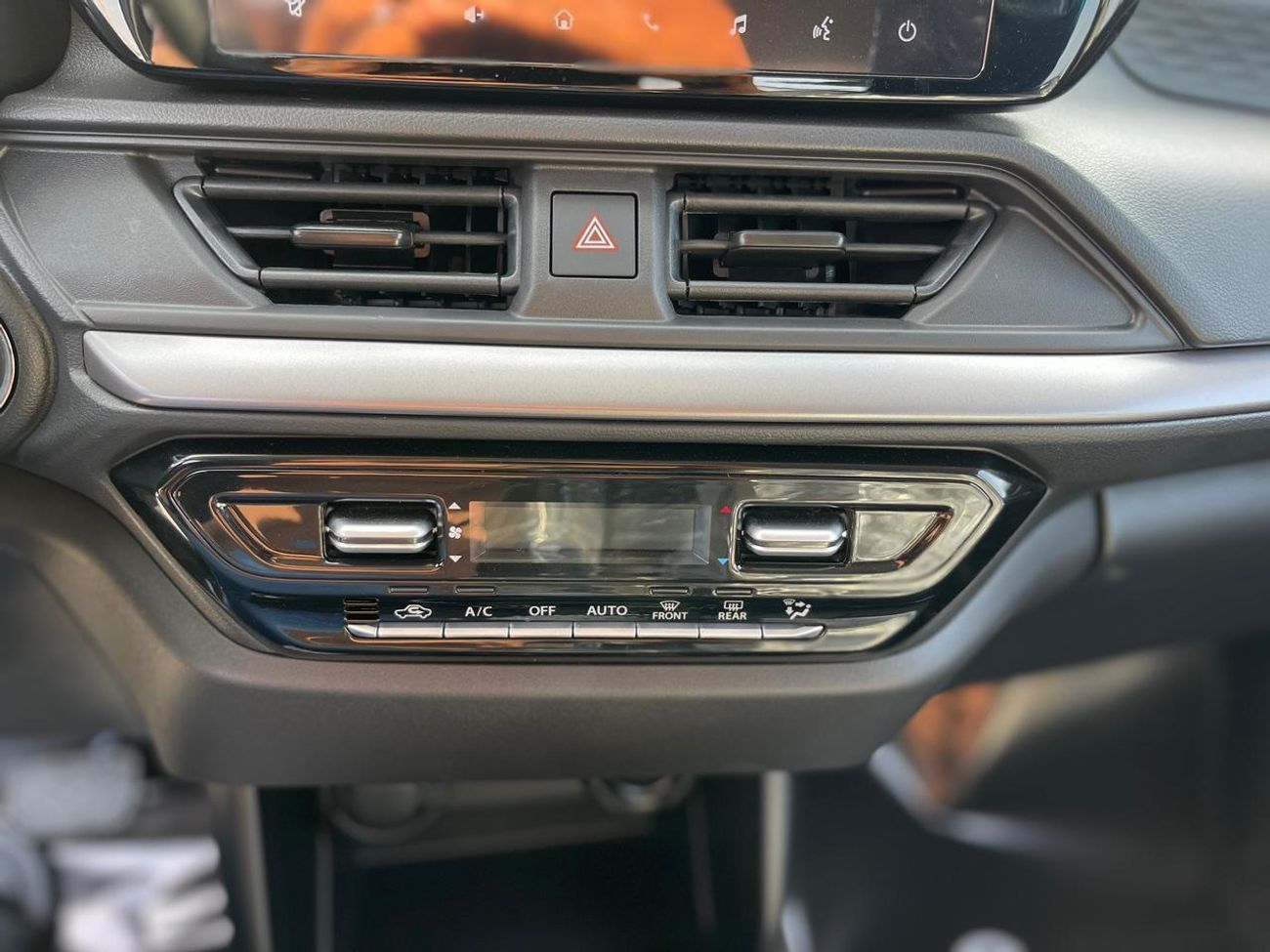 Suzuki Swift 1.2L 2026 double tone