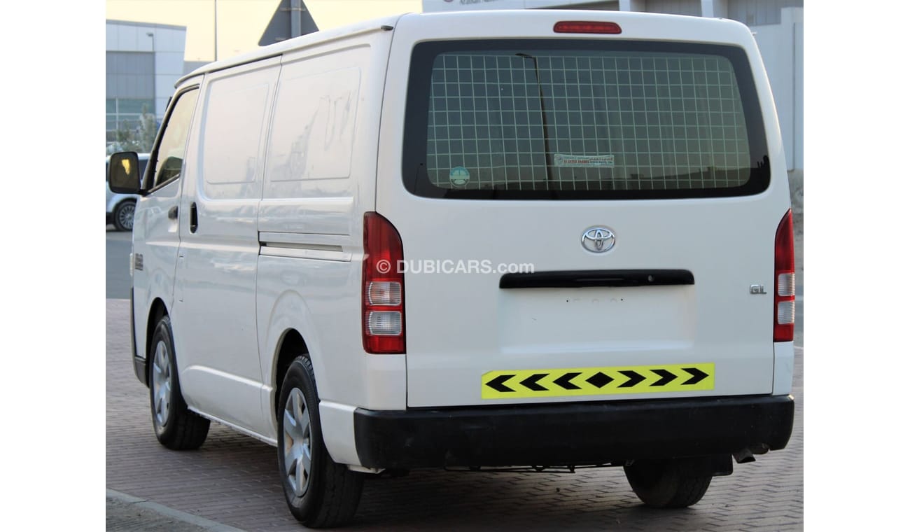 Toyota Hiace Toyota Hiace Van 2016 GCC in excellent condition without accidents, very clean from inside and outsi