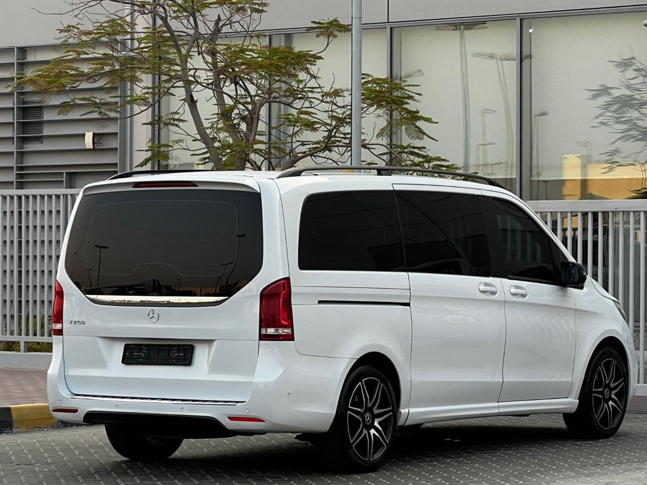 مرسيدس بنز V 250 افانتجارد