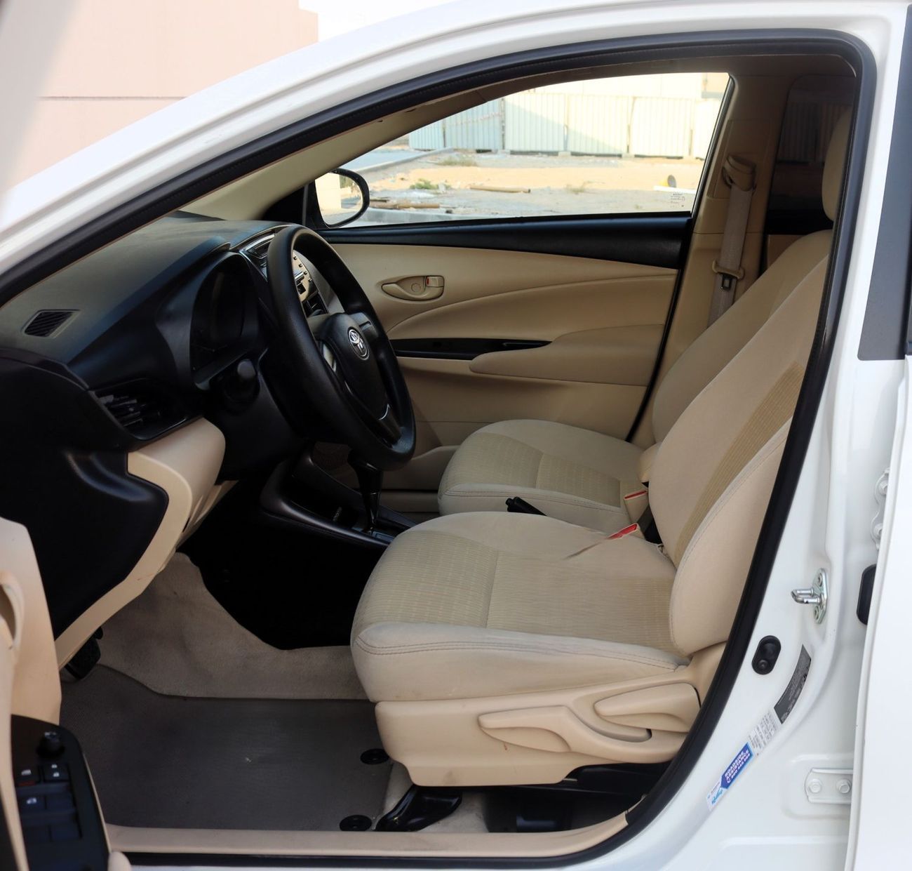 Toyota Yaris 2021 Toyota Yaris, GCC edition, in excellent condition, with no accidents, driving 83,000 kilometer