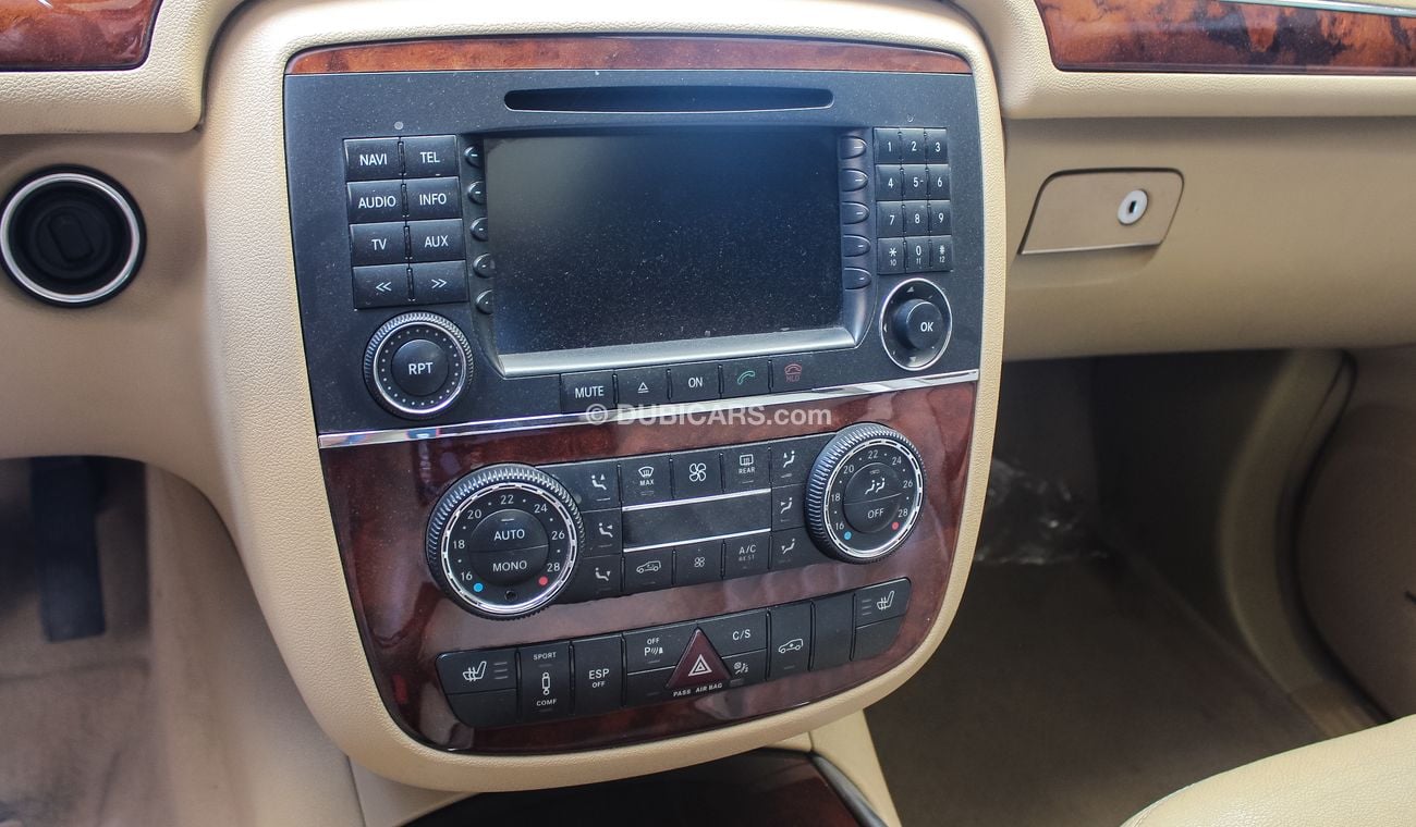 Mercedes-Benz R 500 4Matic 2008 model full options panorama roof DVD camera leather interiors  clean car from japan