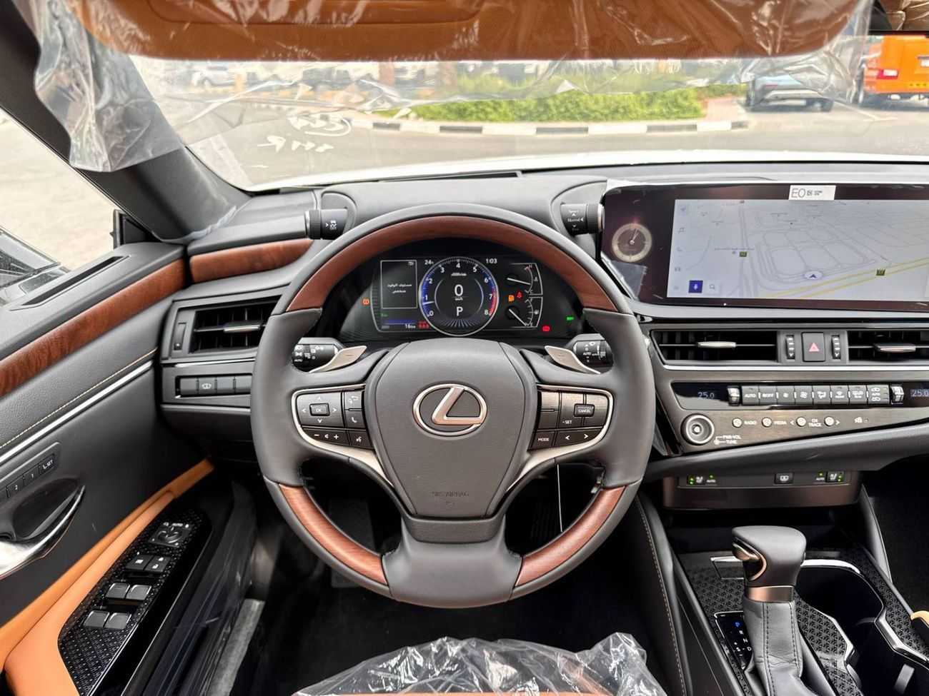 لكزس ES 350 2025 LEXUS ES350 3.5L PANAROMIC ELITE GCC BRAND NEW 0KM
