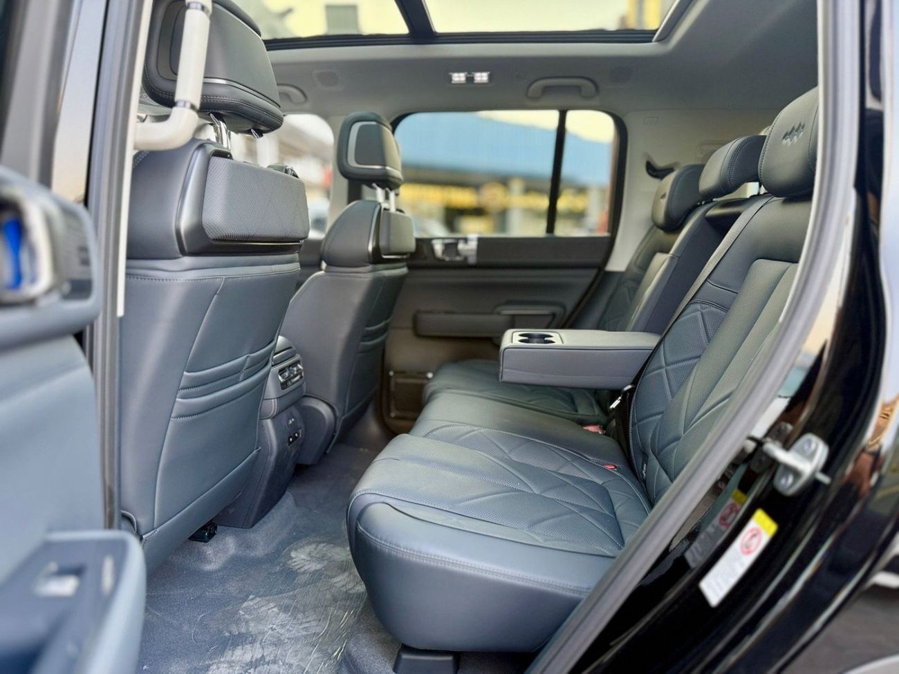 BYD Leopard 5 Full Option Luxury Plug-In Hybrid SUV