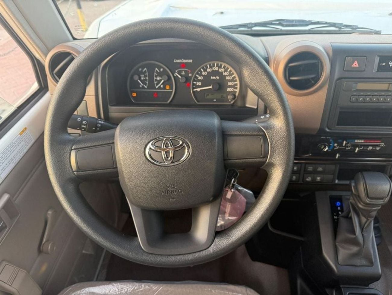 Toyota Land Cruiser 70 LC76 LX EXPORT ONLY - LC 78- 2.8L - DIESEL - AUTOMATIC