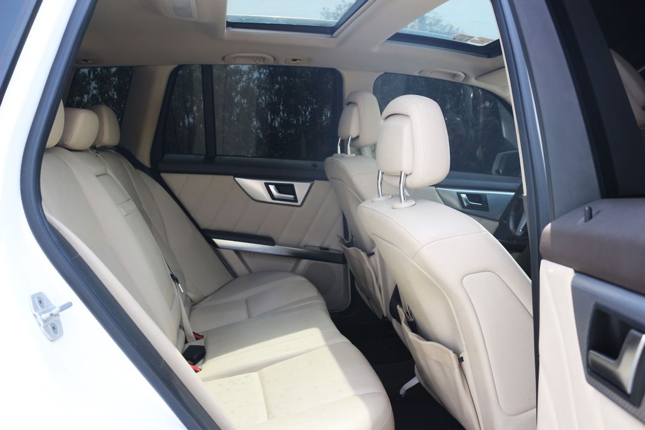 مرسيدس بنز GLK 350 MERCEDES GLK 350 4MATIC FULL OPTIONS PANORAMIC GCC MODEL 2013
