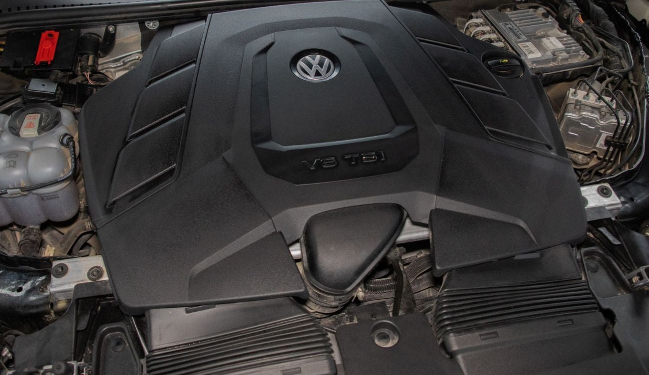 فولكس واجن طوارق R-Line 3.0L AWD