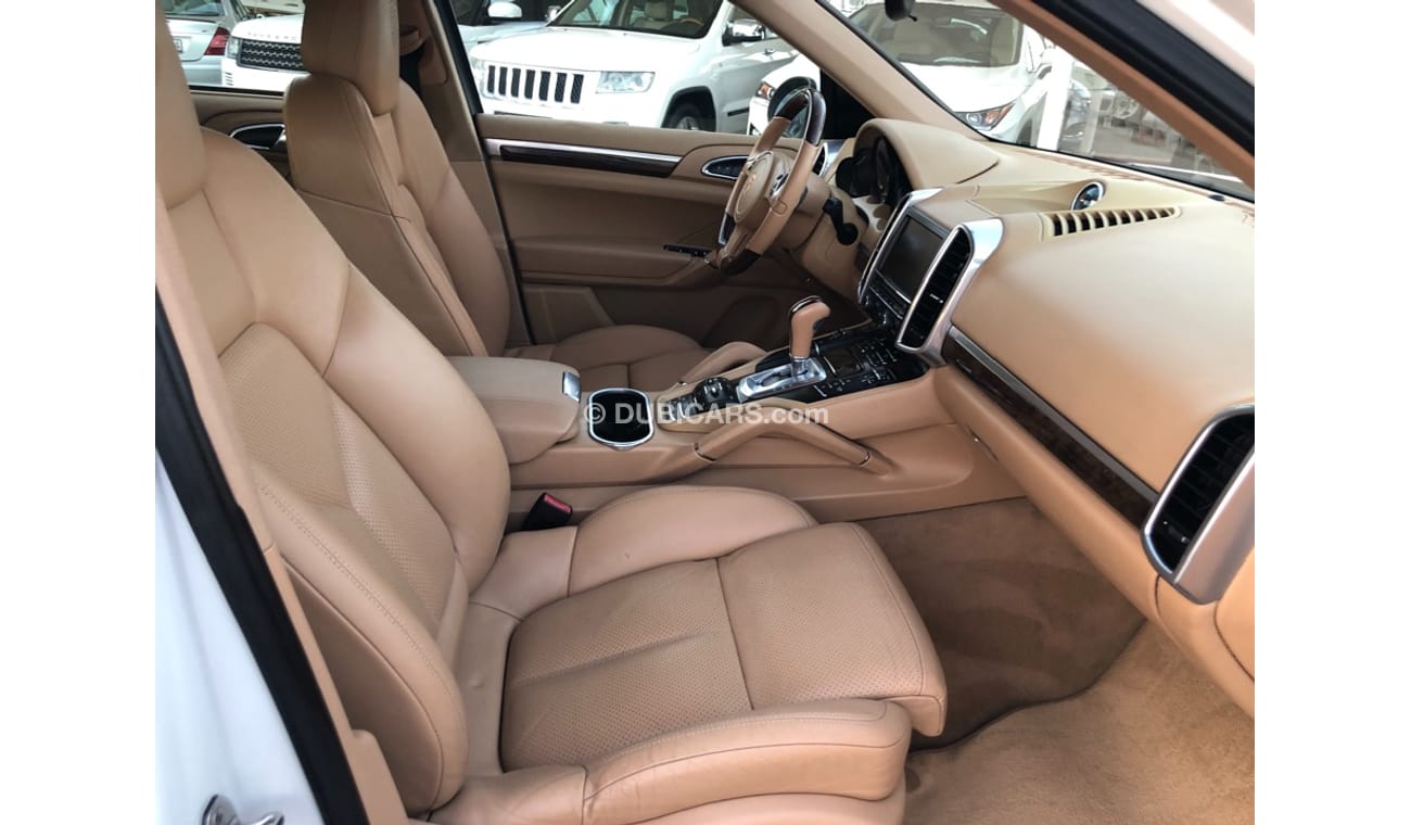 Porsche Cayenne PORSCHE CAYANNE S MODEL 2013 GCC car prefect condition full option panoramic roof leather seats back